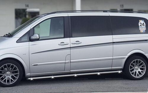 MB Vito 04-14 kylkiputket keltaisilla LED-valoilla, musta tai kiillotettu teräs