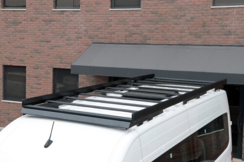 VW Crafter [18+] L2 alumiinista kattoteline rullalla