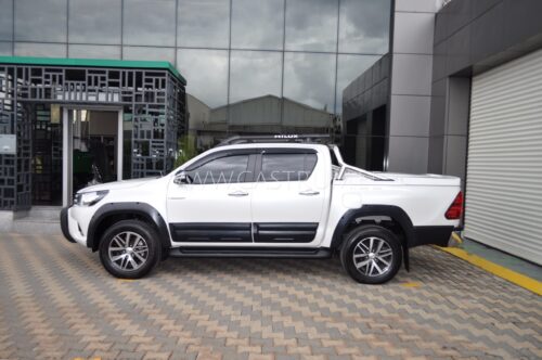 Toyota Hilux [16+] lokasuojan levikkeet